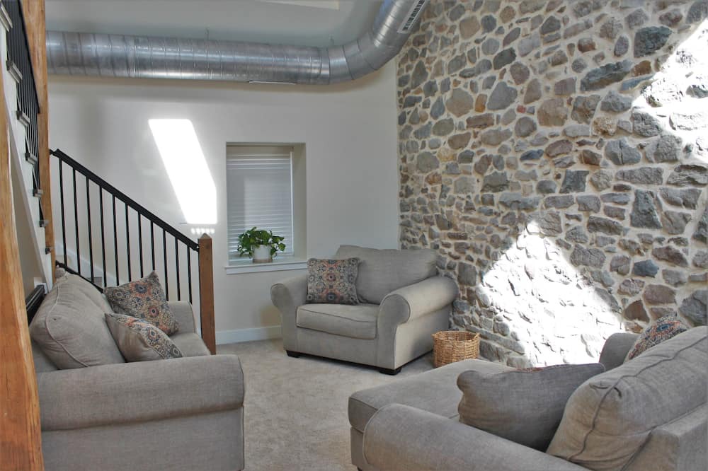 Photo of Livingroom in Earlville