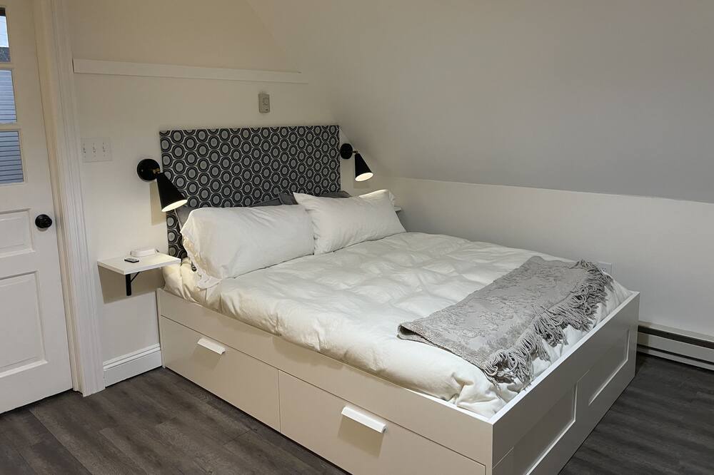 Photo of Bedroom in Manasquan