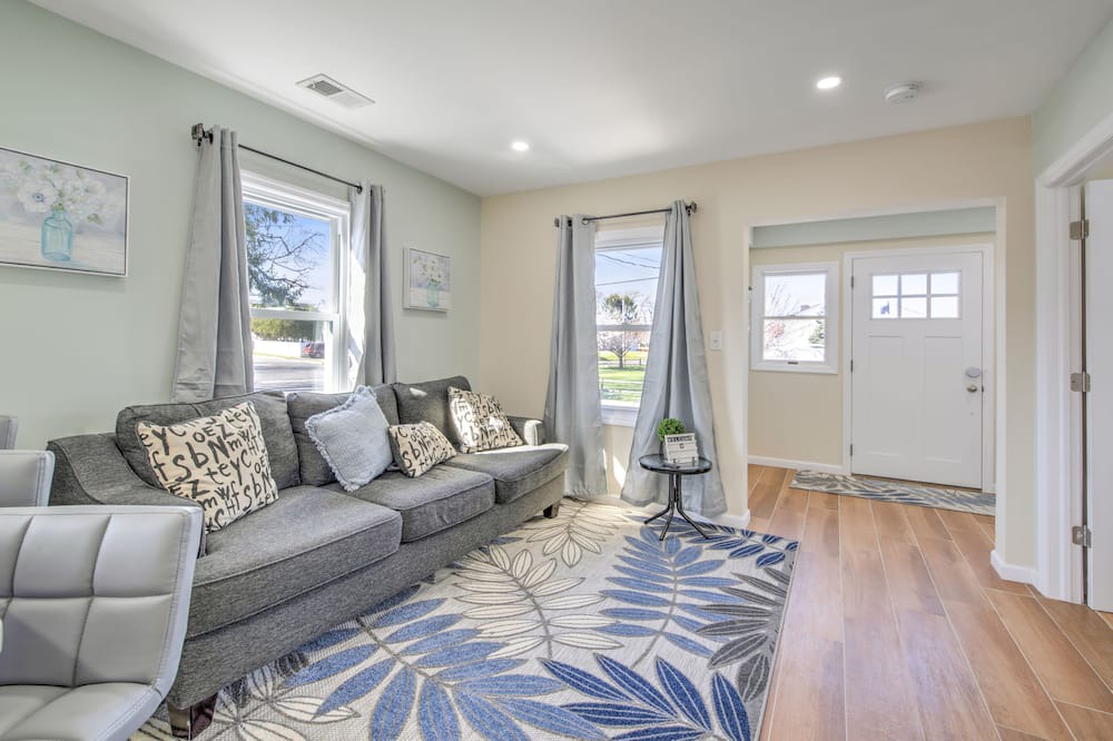 Photo of Livingroom in Cliffwood