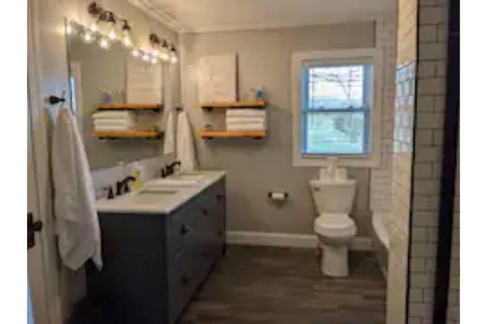 Photo of Bathroom in Mount Vernon