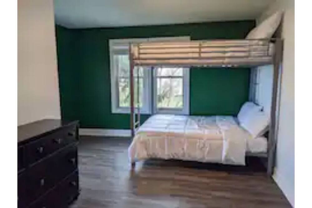 Photo of Bedroom in Mount Vernon