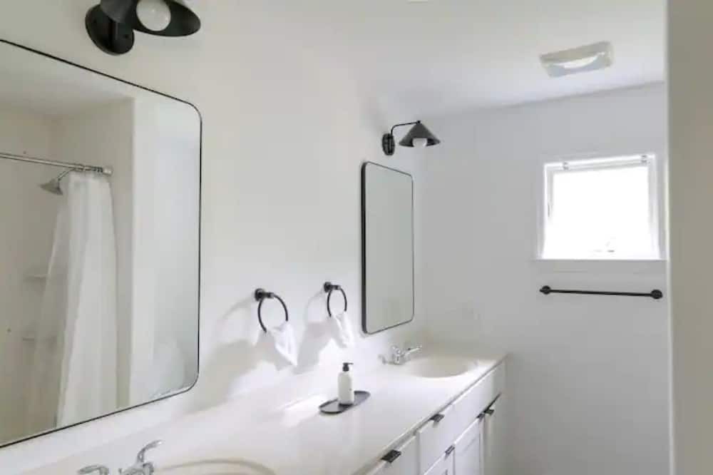 Photo of Bathroom in Hankins