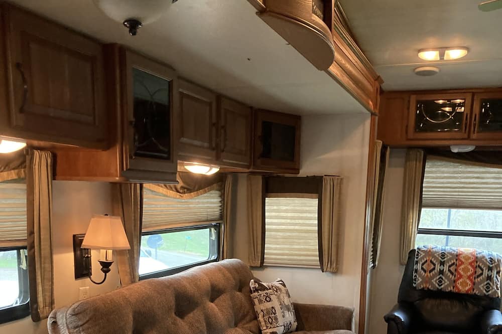 Photo of Livingroom in Old Washington
