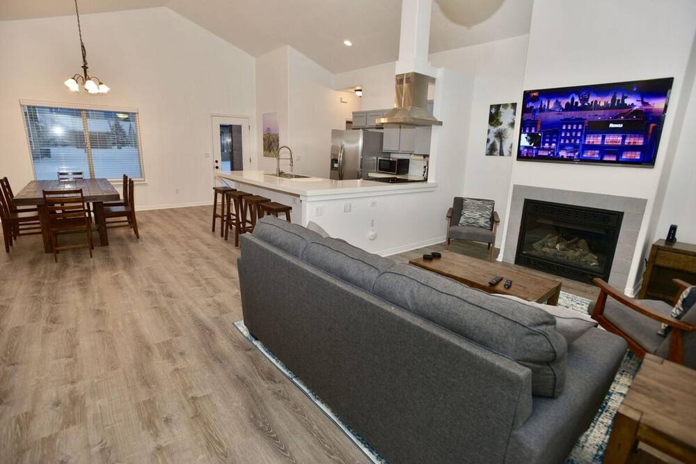 Photo of Livingroom in Donnelly