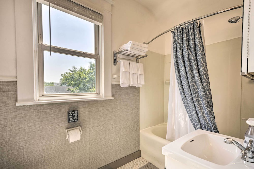 Photo of Bathroom in Rossville