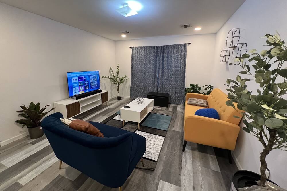 Photo of Livingroom in Weequahic
