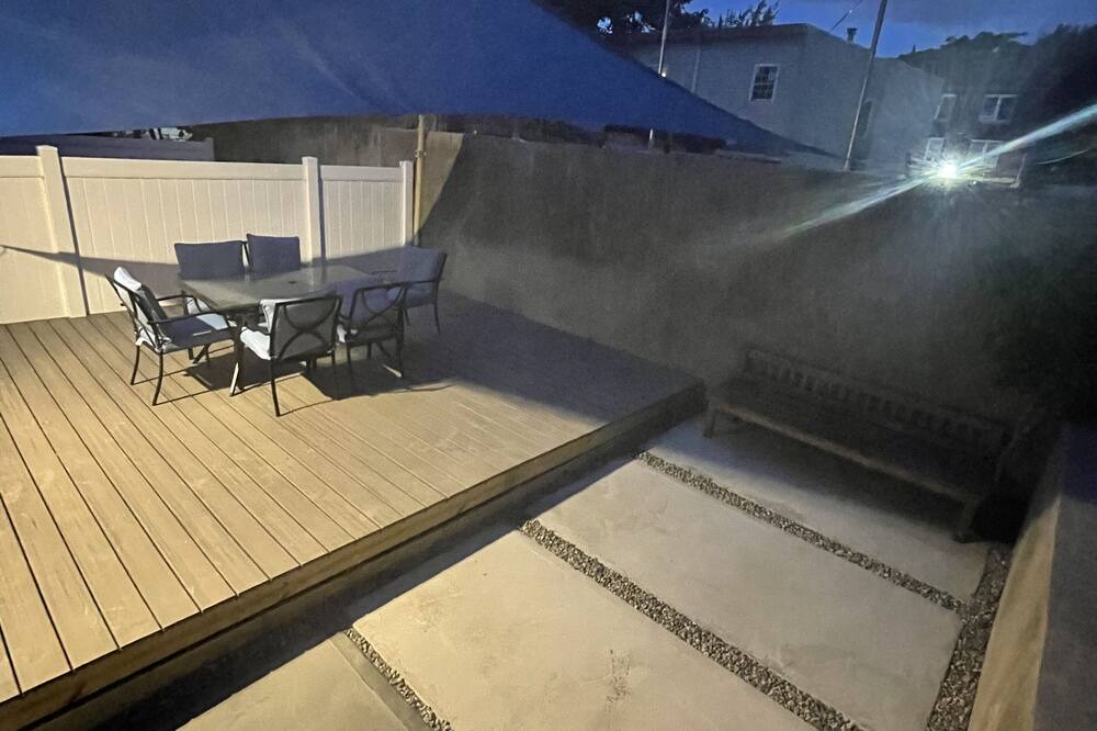 Photo of Patio Balcony in Weequahic