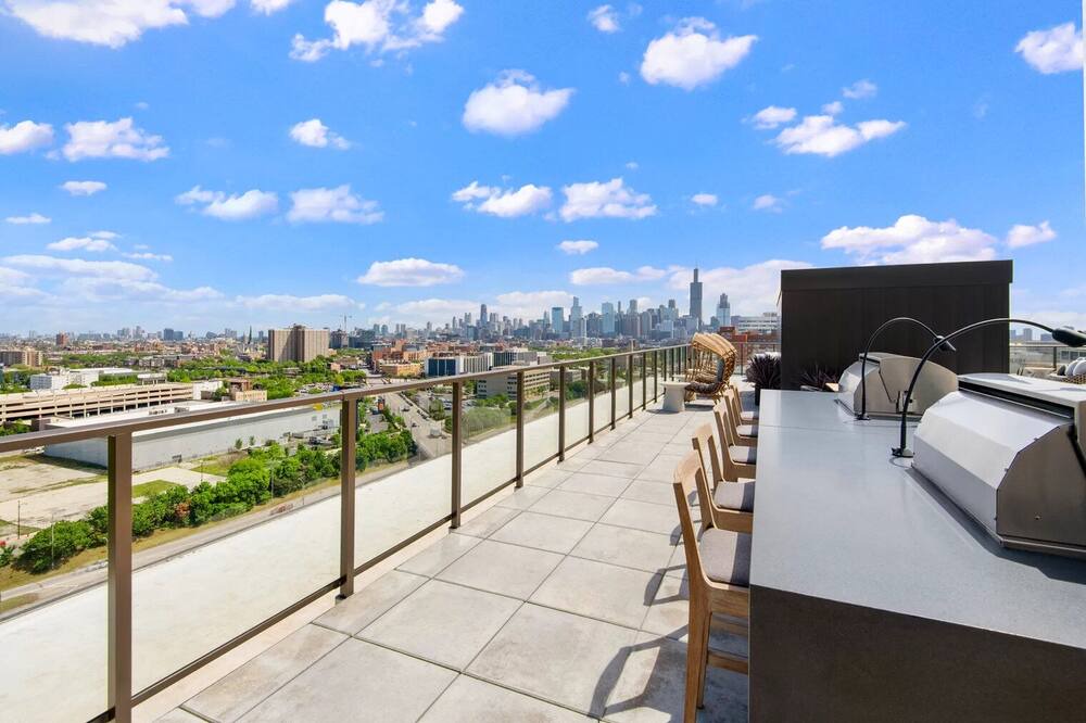 Photo of Outdoor in Illinois Medical District