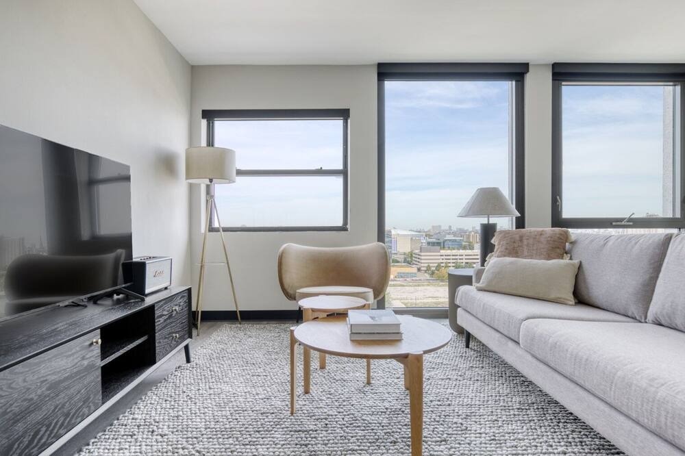 Photo of Livingroom in Illinois Medical District