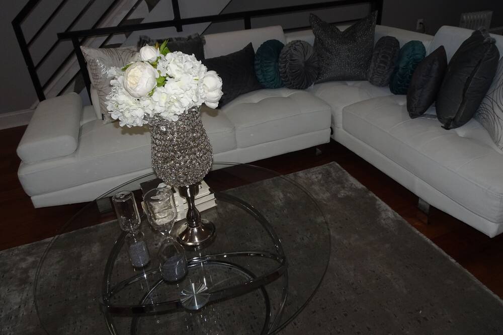 Photo of Livingroom in Brewerytown