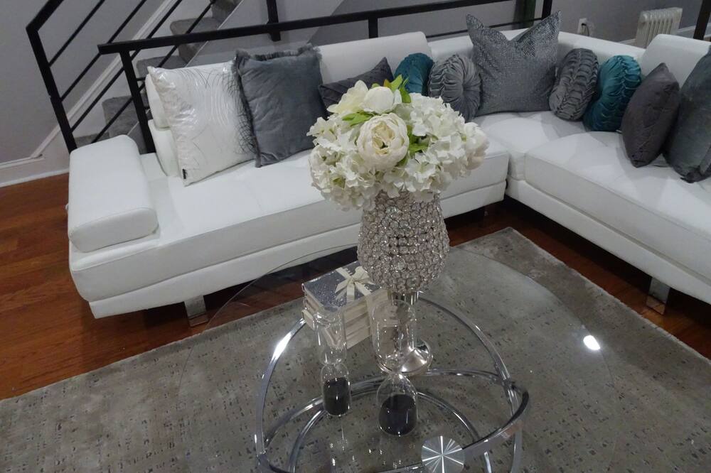 Photo of Livingroom in Brewerytown