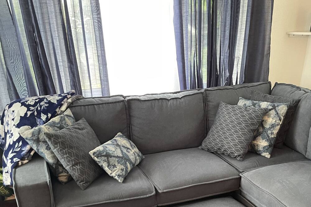 Photo of Livingroom in South Hills