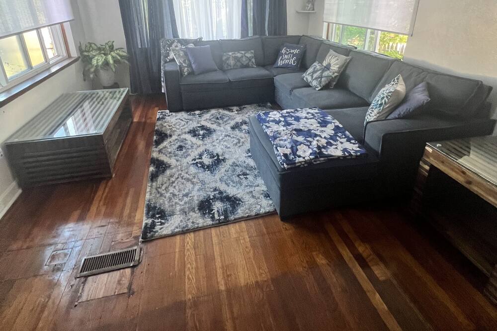 Photo of Livingroom in South Hills