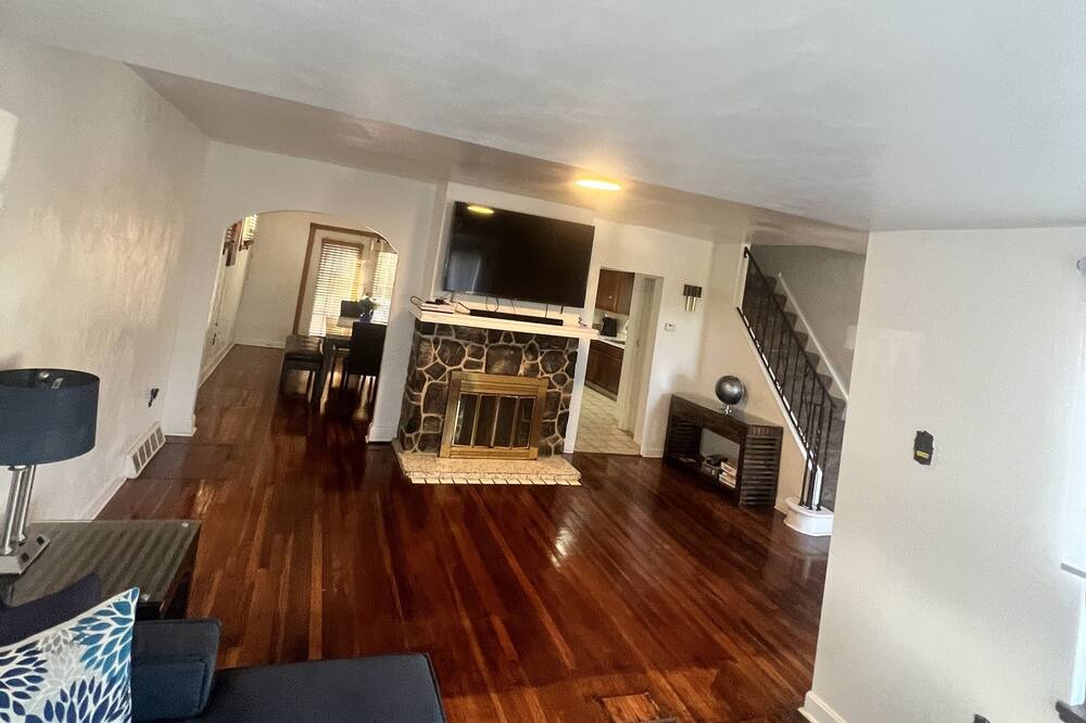Photo of Livingroom in South Hills
