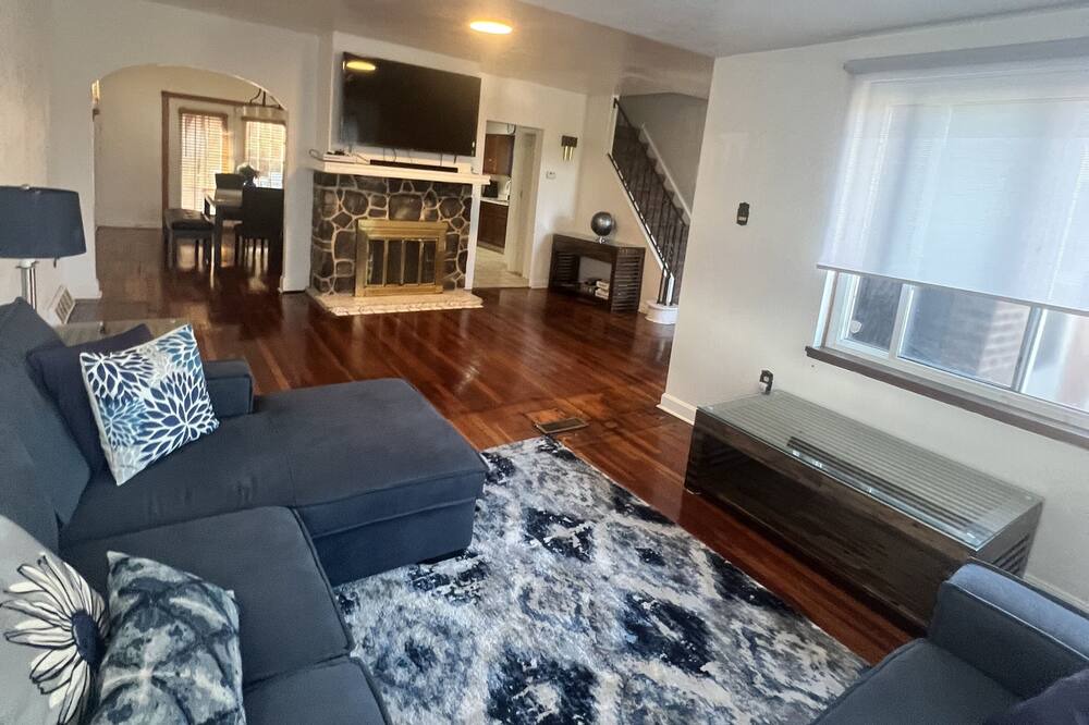 Photo of Livingroom in South Hills