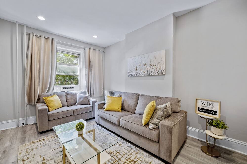 Photo of Livingroom in Trenton