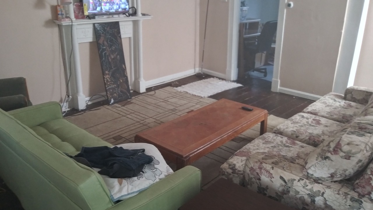 Photo of Livingroom in Columbia-Tusculum