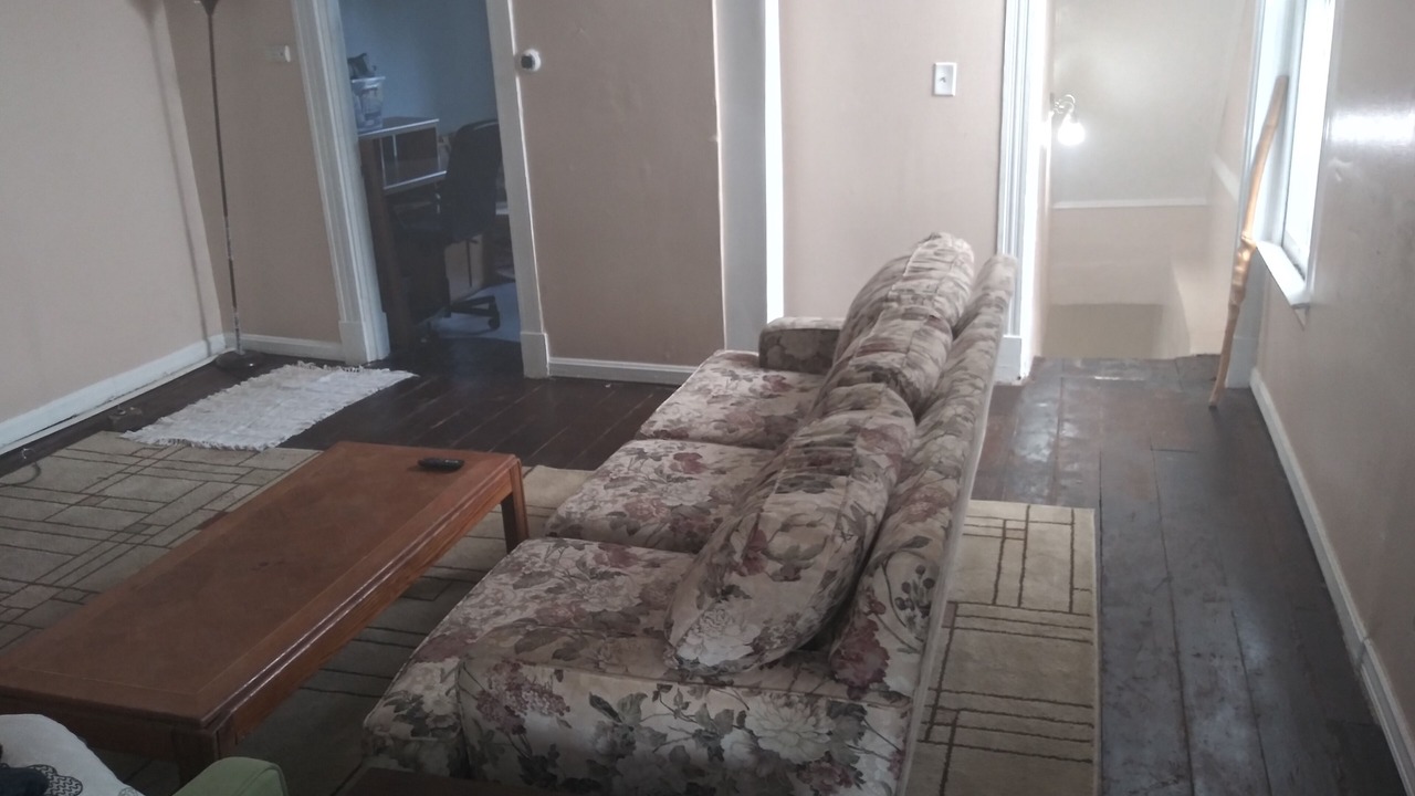 Photo of Livingroom in Columbia-Tusculum