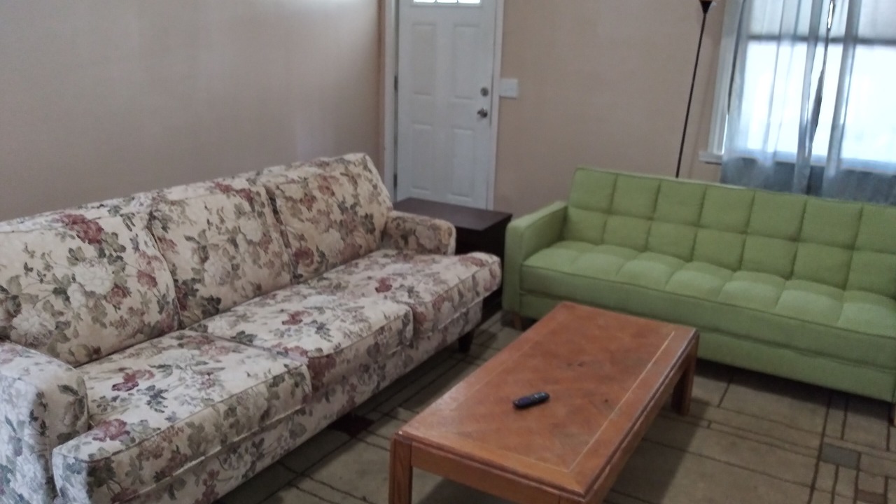 Photo of Livingroom in Columbia-Tusculum