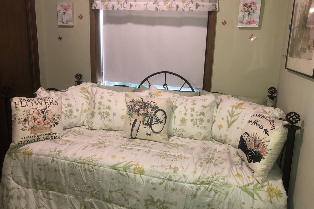 Photo of Bedroom in Lake Ariel