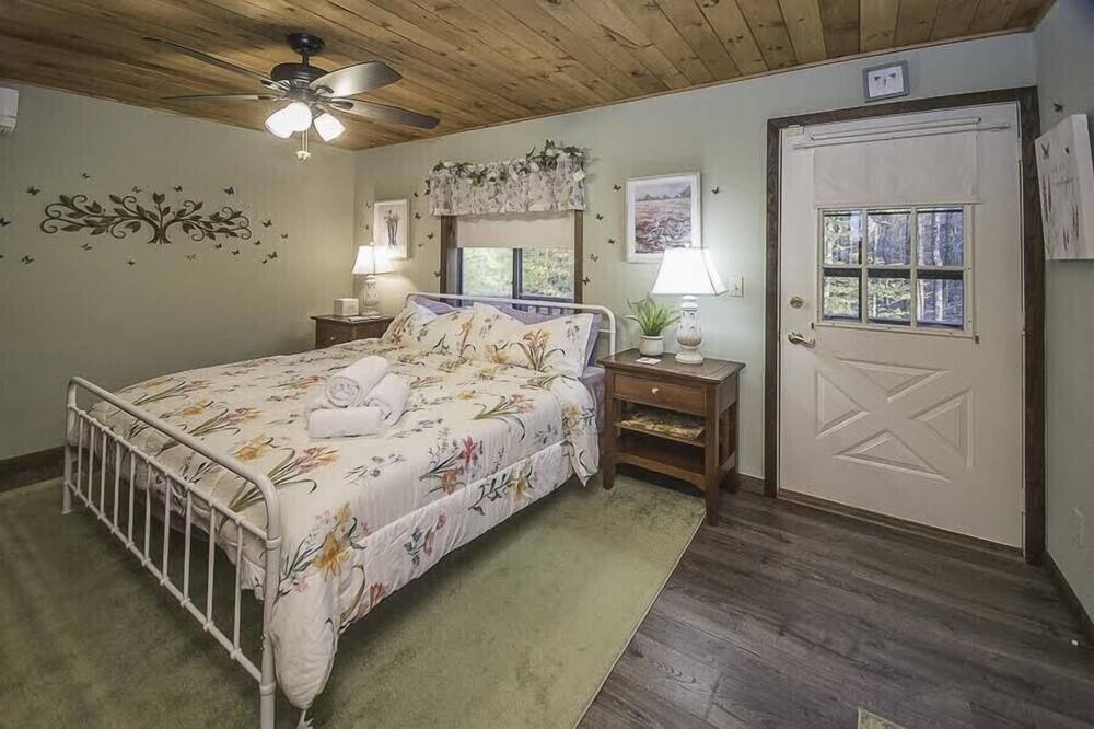 Photo of Bedroom in Lake Ariel