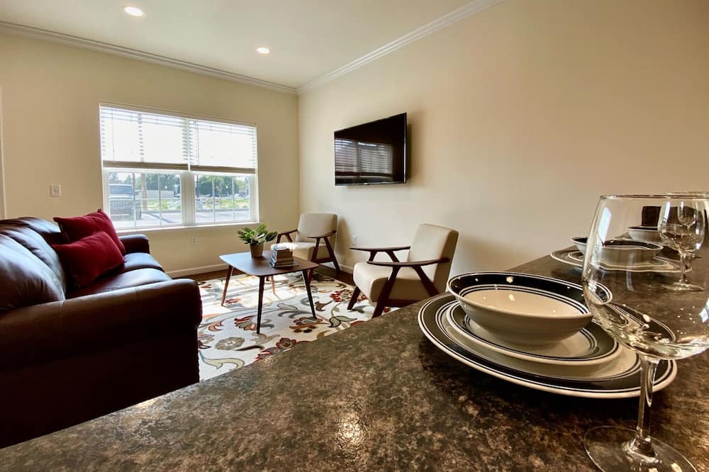 Photo of Livingroom in East York
