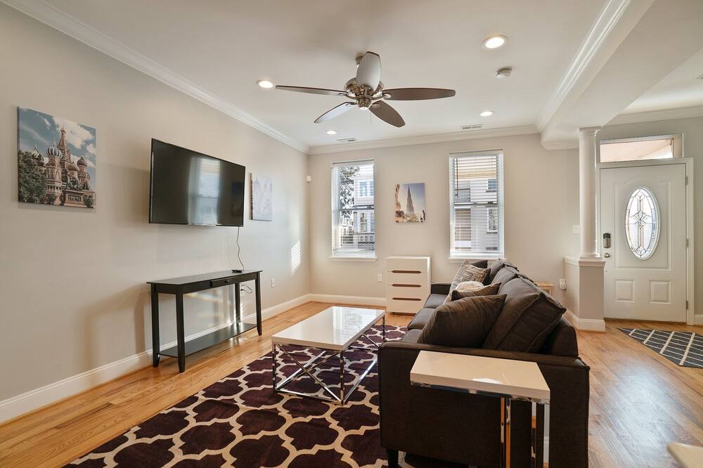 Photo of Livingroom in Petworth