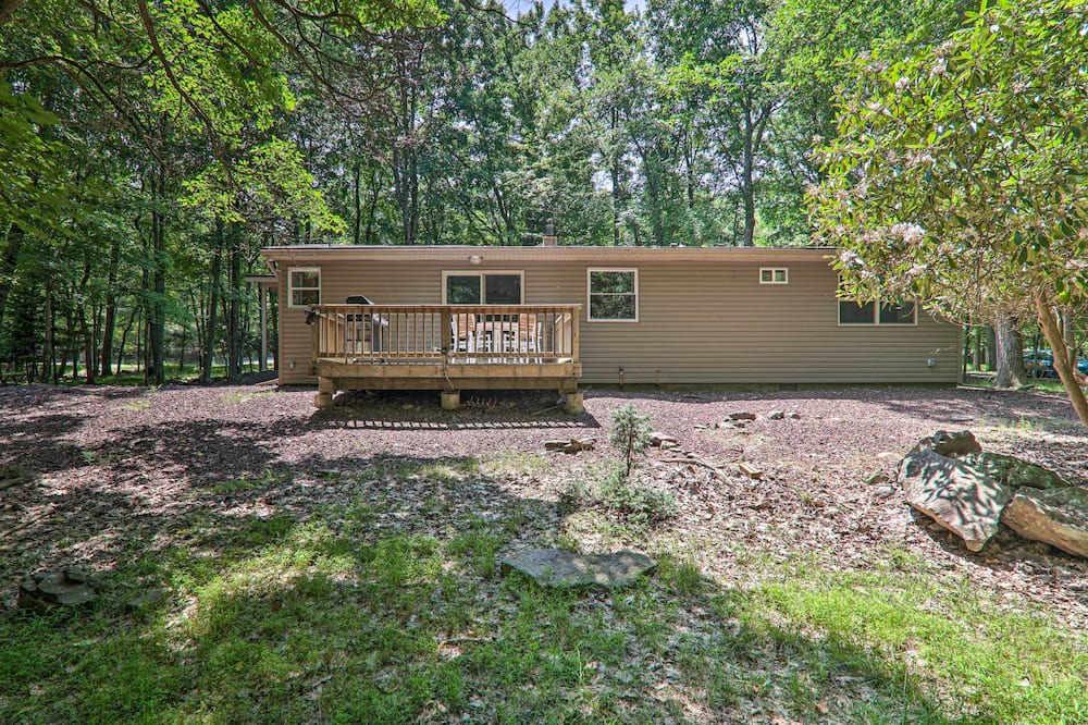 Photo of Outdoor in Lake Harmony Estates