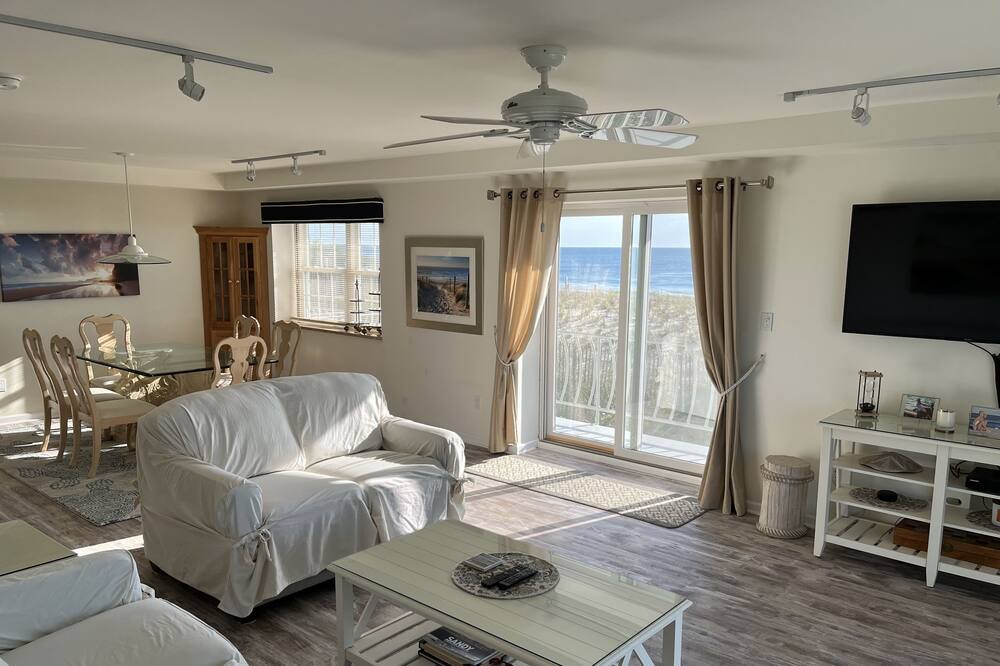 Photo of Livingroom in South Seaside Park