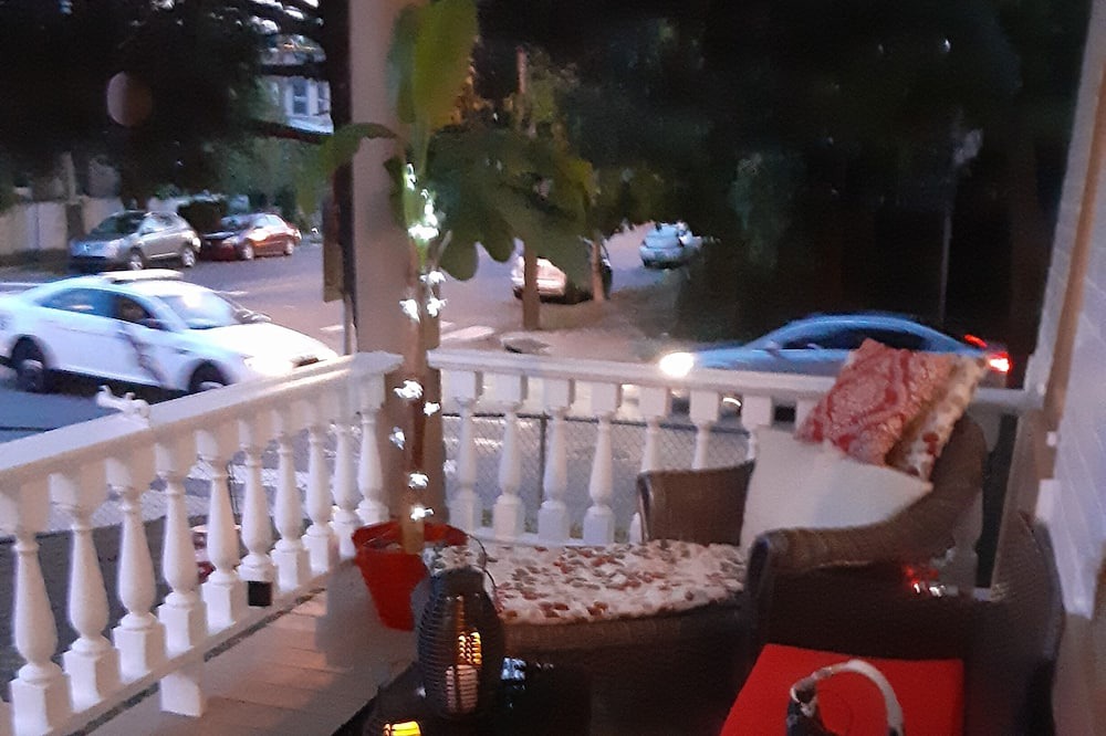 Photo of Patio Balcony in Olney-Oak Lane