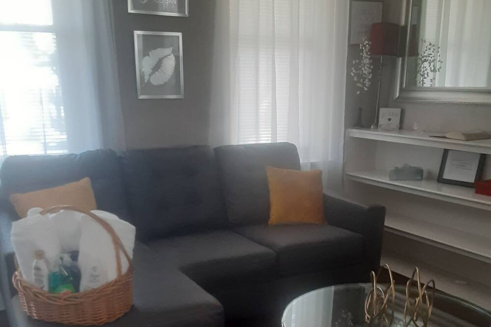 Photo of Livingroom in Olney-Oak Lane