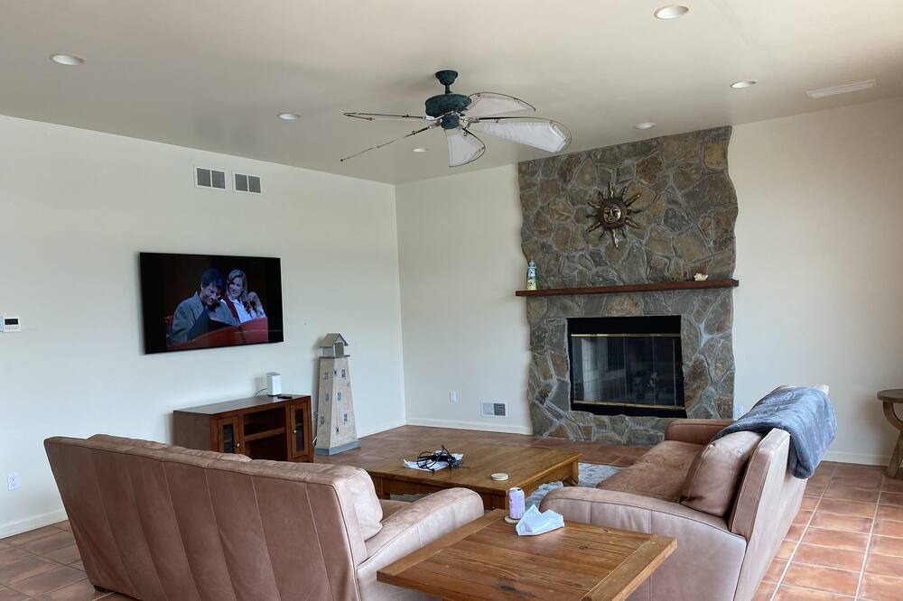 Photo of Livingroom in Mantoloking