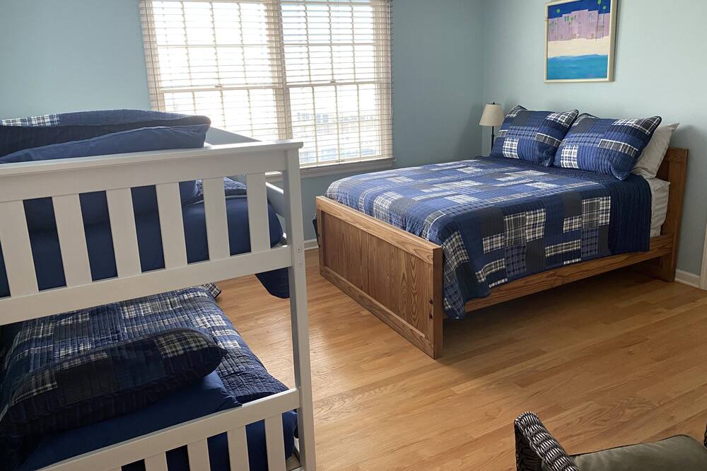 Photo of Bedroom in Mantoloking
