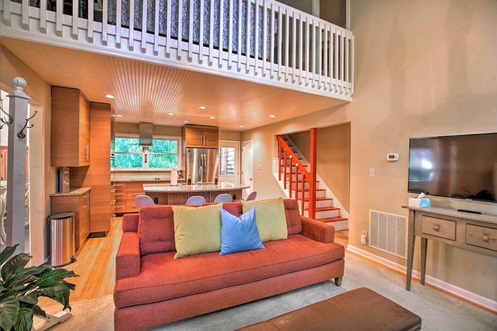 Photo of Livingroom in Wintergreen
