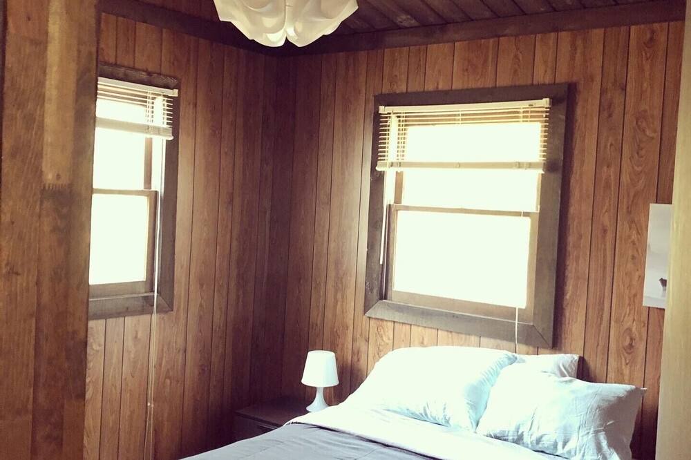 Photo of Bedroom in Pocono Mountain Lake