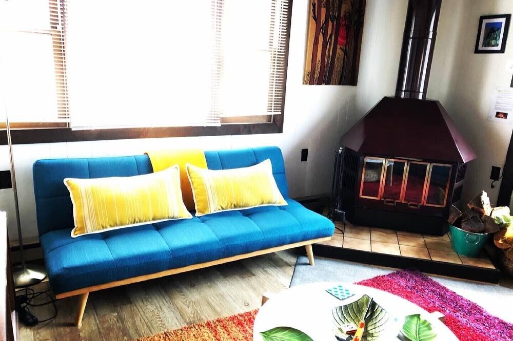 Photo of Livingroom in Pocono Mountain Lake