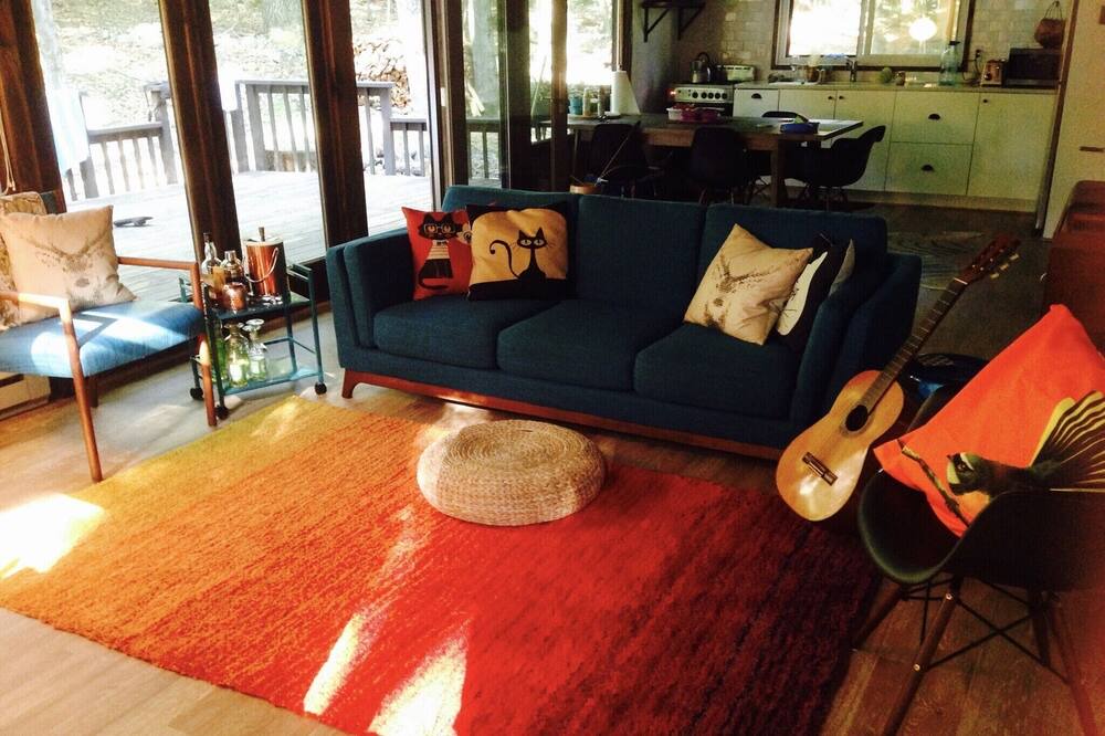 Photo of Livingroom in Pocono Mountain Lake