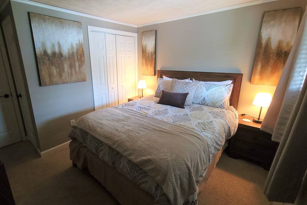 Photo of Bedroom in Claysburg