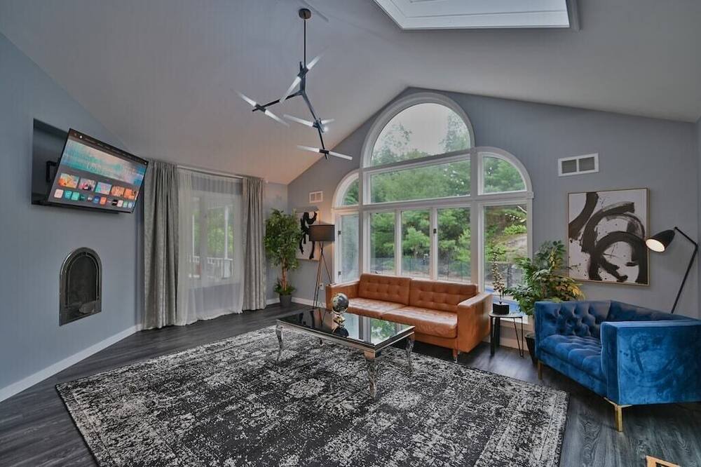 Photo of Bedroom in Henryville