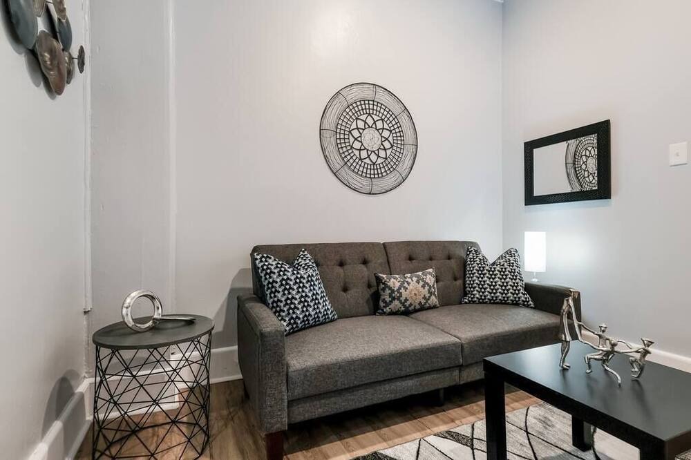 Photo of Livingroom in Spring Garden