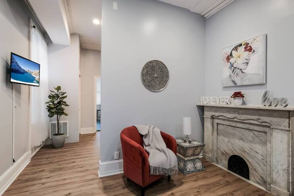 Photo of Livingroom in Spring Garden