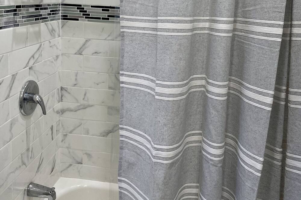 Photo of Bathroom in Roselle