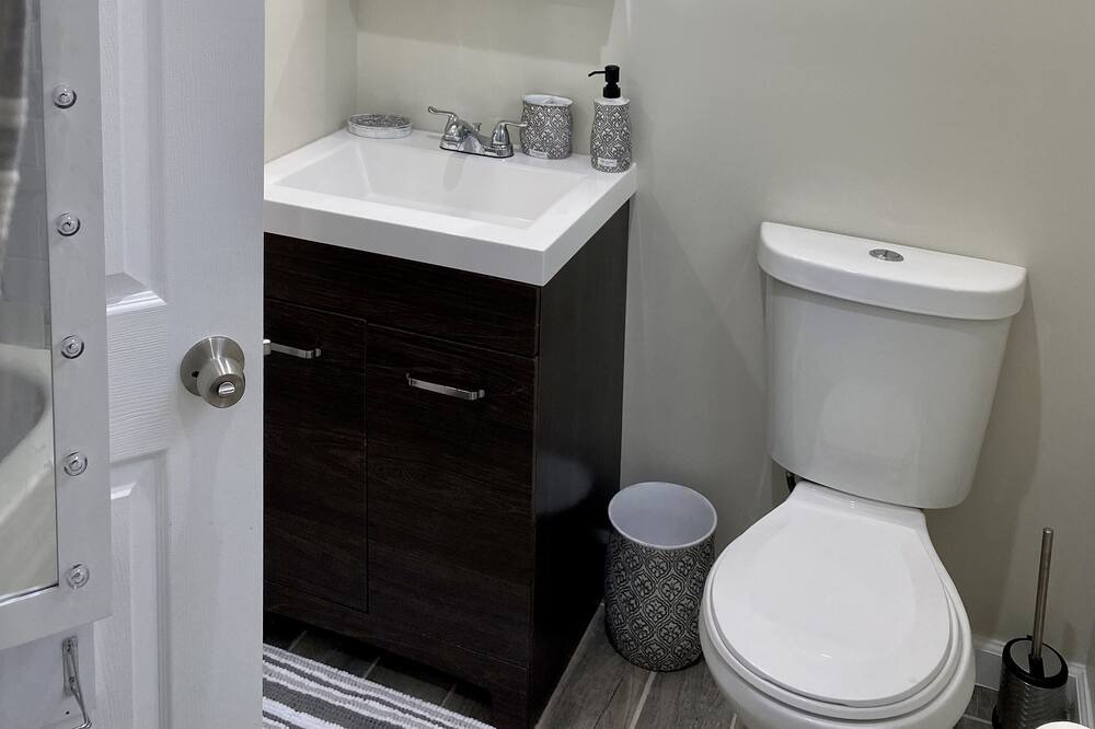 Photo of Bathroom in Roselle