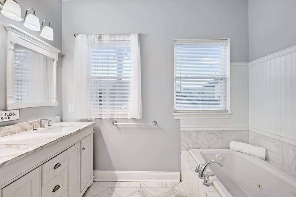 Photo of Bathroom in Northern Liberties
