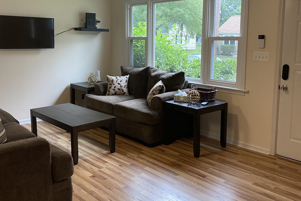 Photo of Bedroom in Issue
