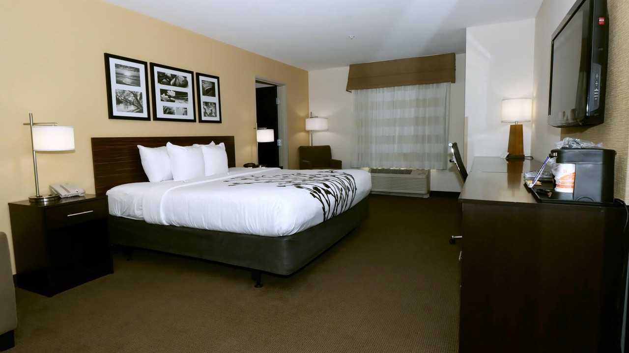 Photo of Bedroom in Moundsville