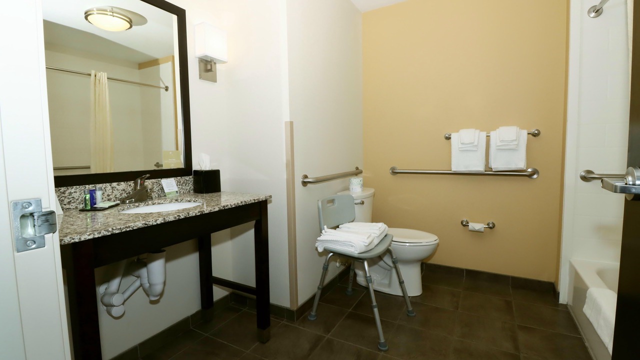Photo of Bathroom in Moundsville