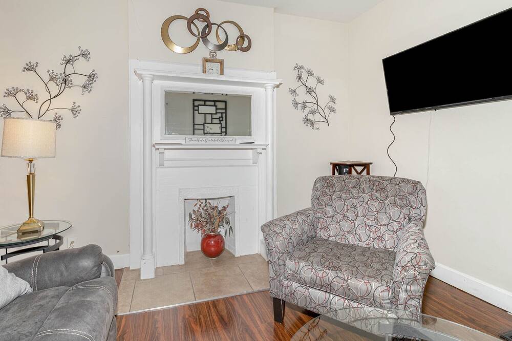 Photo of Livingroom in Corryville