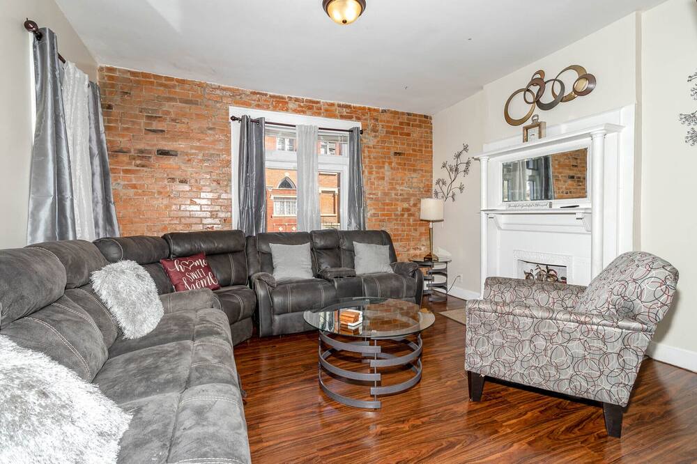 Photo of Livingroom in Corryville