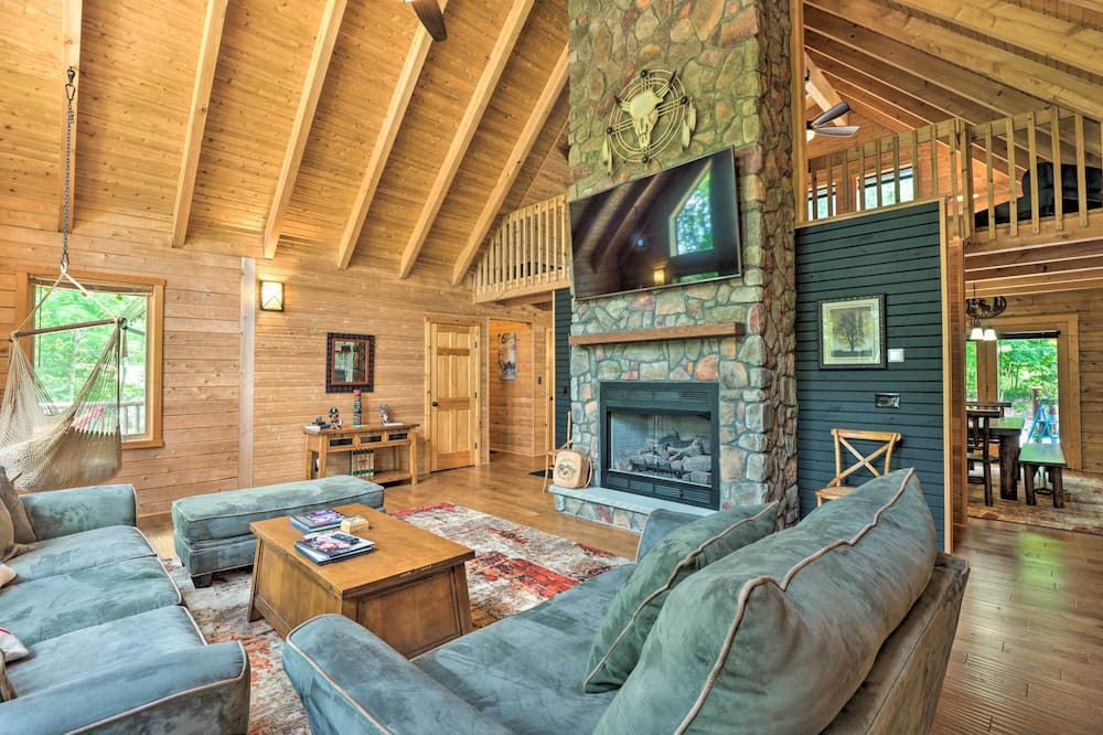 Photo of Livingroom in Indian Lake
